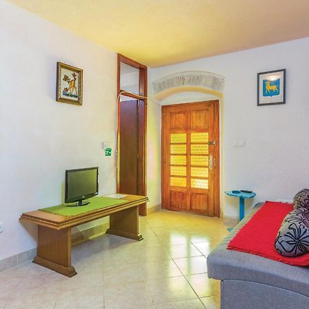 Pet Friendly Apartment In Porec With Wifi 外观 照片