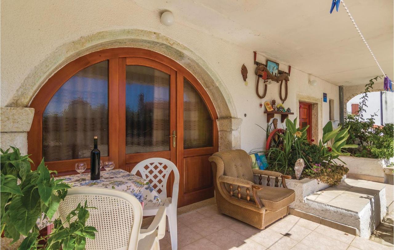 Pet Friendly Apartment In Porec With Wifi 外观 照片