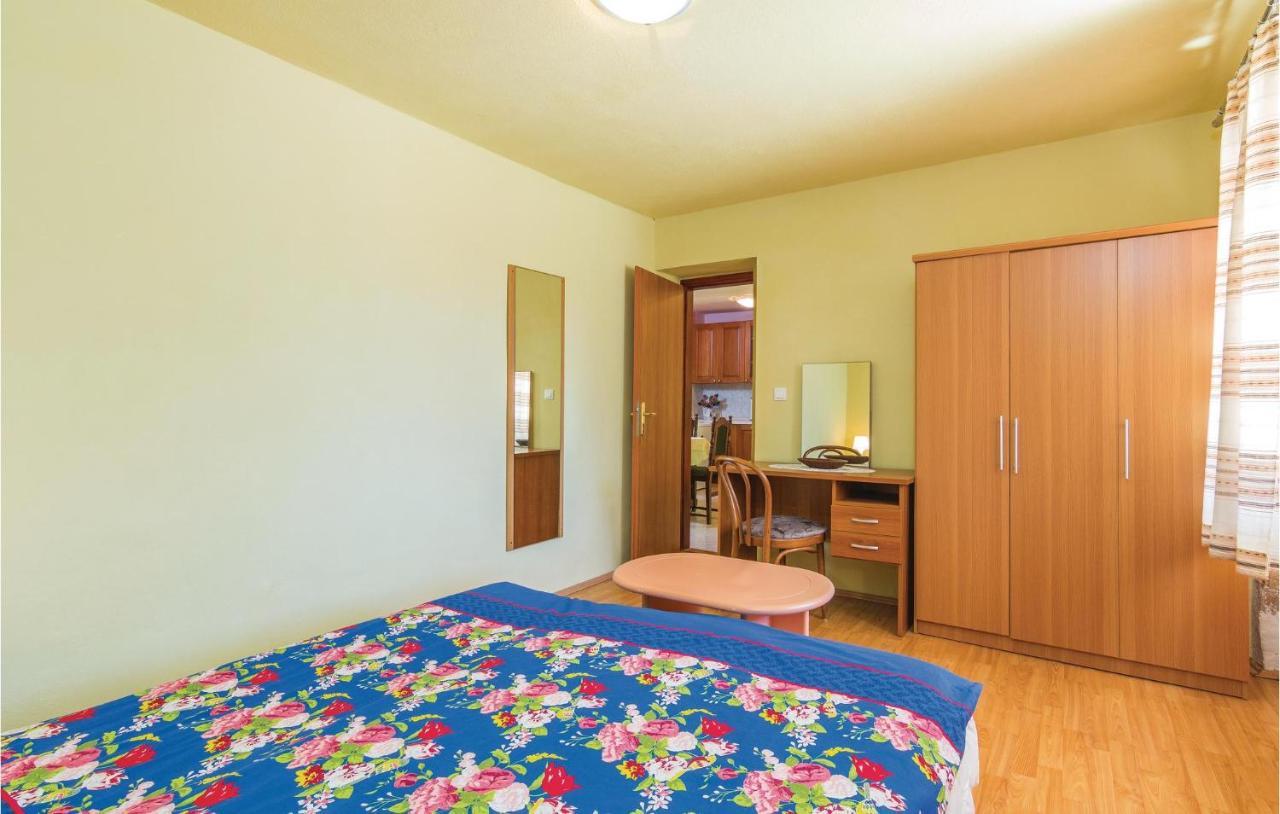 Pet Friendly Apartment In Porec With Wifi 外观 照片