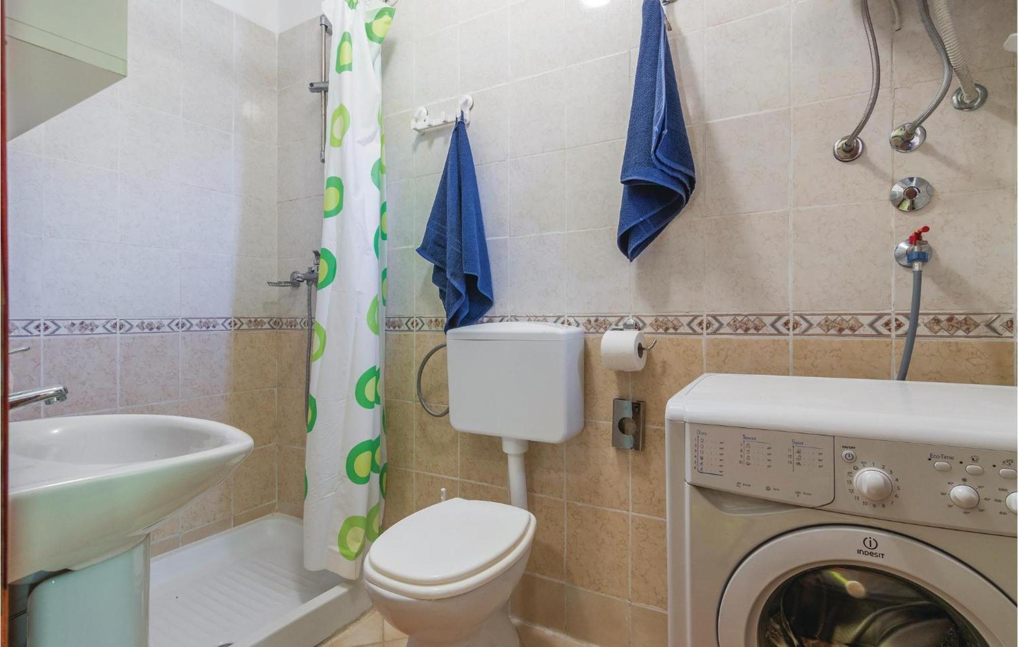 Pet Friendly Apartment In Porec With Wifi 外观 照片