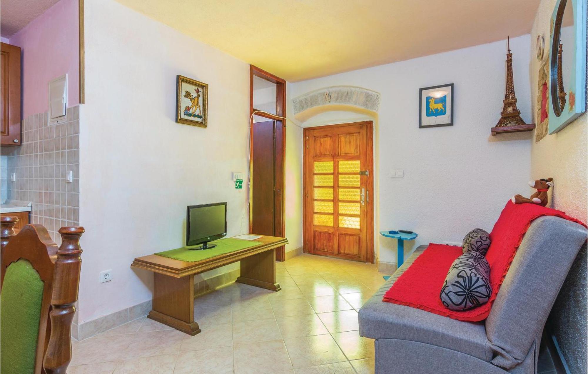Pet Friendly Apartment In Porec With Wifi 外观 照片