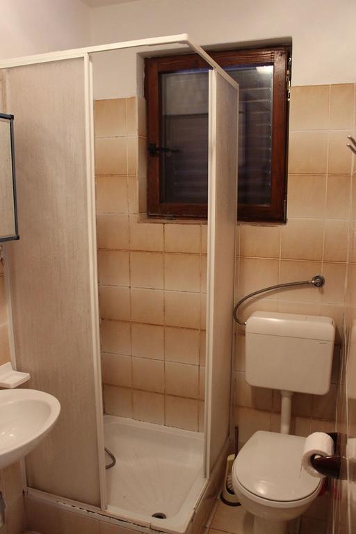 Pet Friendly Apartment In Porec With Wifi 客房 照片