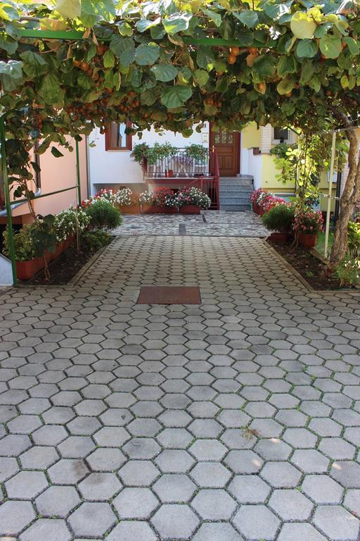 Pet Friendly Apartment In Porec With Wifi 客房 照片