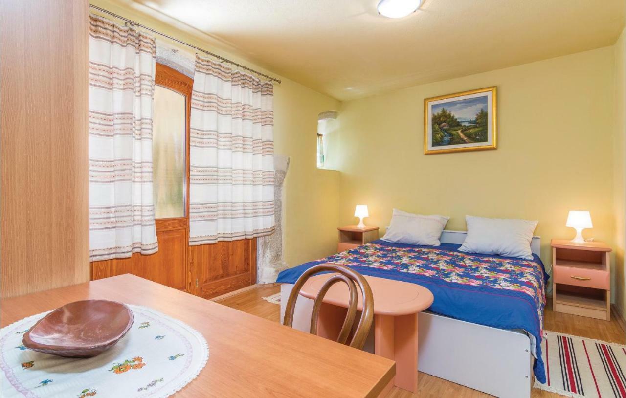 Pet Friendly Apartment In Porec With Wifi 外观 照片