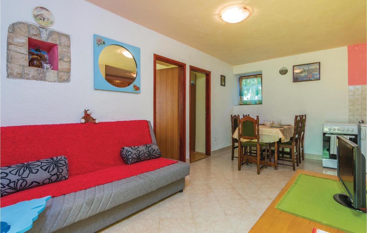 Pet Friendly Apartment In Porec With Wifi 外观 照片